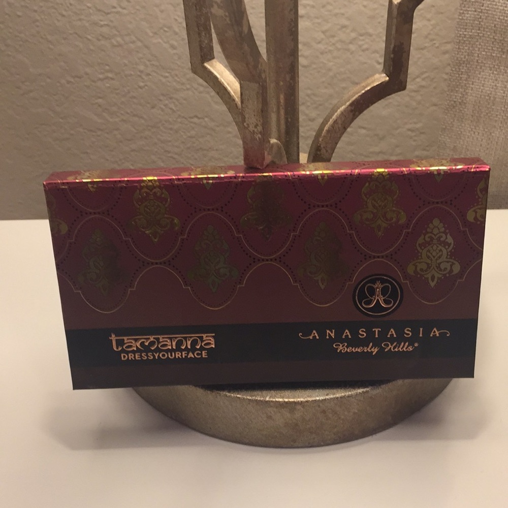 Anastasia Beverly Hills palette!!